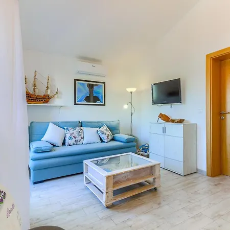 Queen's Pearl - Ninske Vodice Apartment