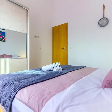 Queen's Pearl - Ninske Vodice * Нин