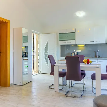 Queen's Pearl - Ninske Vodice Апартаменты