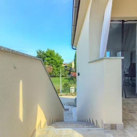 Апартаменты Queen's Pearl - Ninske Vodice Нин