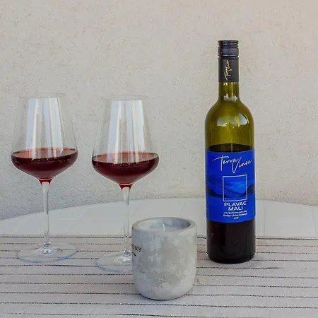 Queen's Pearl - Ninske Vodice Нин