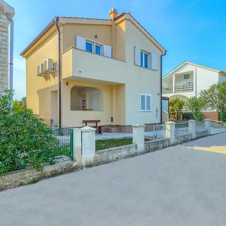 Queen's Pearl - Ninske Vodice Apartment