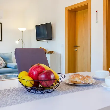 Queen's Pearl - Ninske Vodice Апартаменты Нин