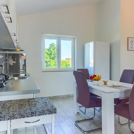 Queen's Pearl - Ninske Vodice