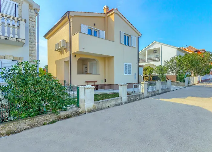Queen's Pearl - Ninske Vodice Апартаменты