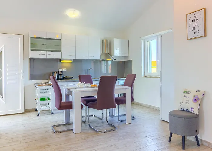 Queen's Pearl - Ninske Vodice Апартаменты